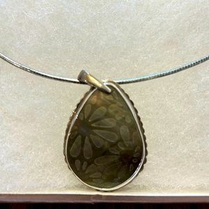 Silpada 925 Silver EARTHY ELEGANCE Shell Abalone Teardrop Pendant